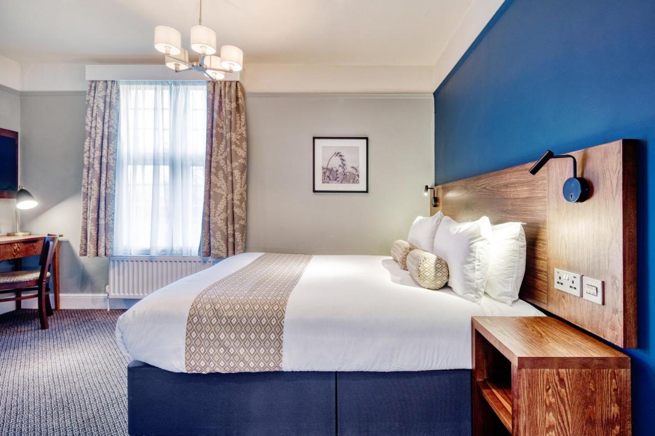 The Wheatsheaf By Innkeeper'S Collection Вокінг Екстер'єр фото